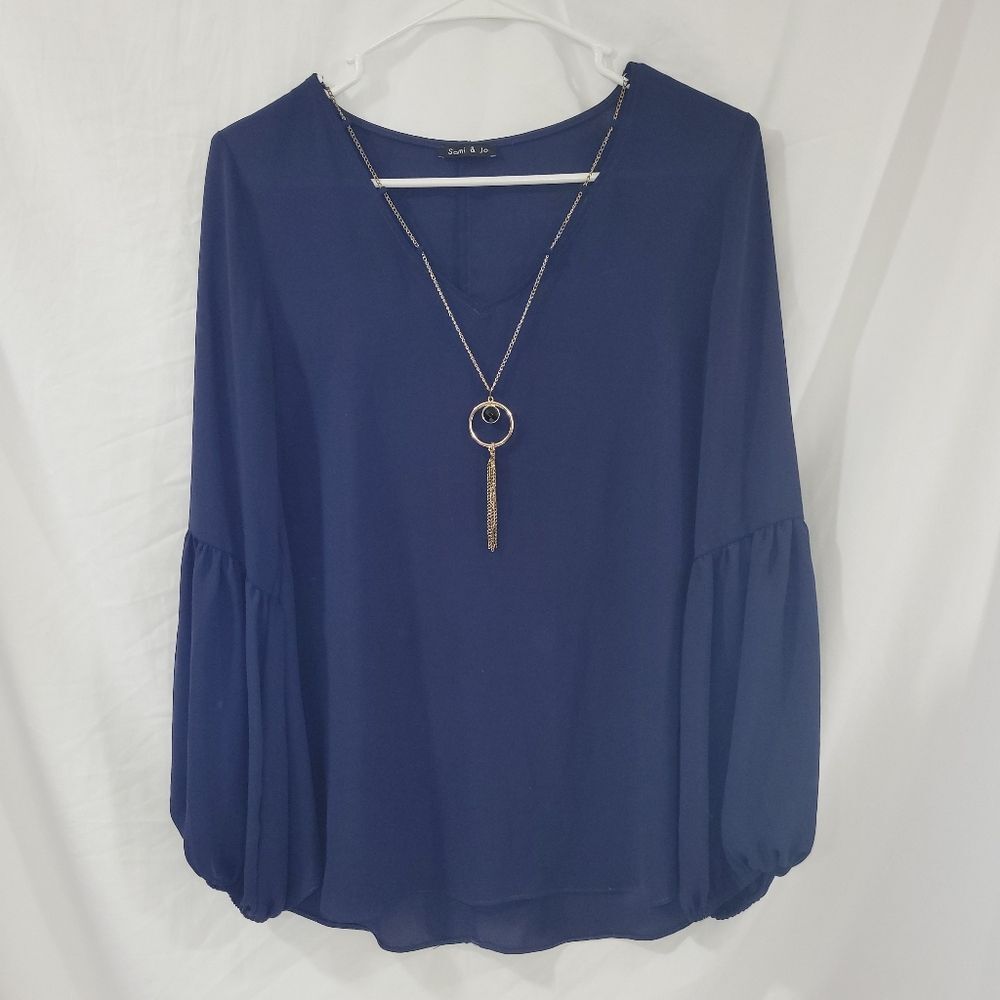 Sami & Jo size medium blue v neck bubble longsleeve blouse built in necklace